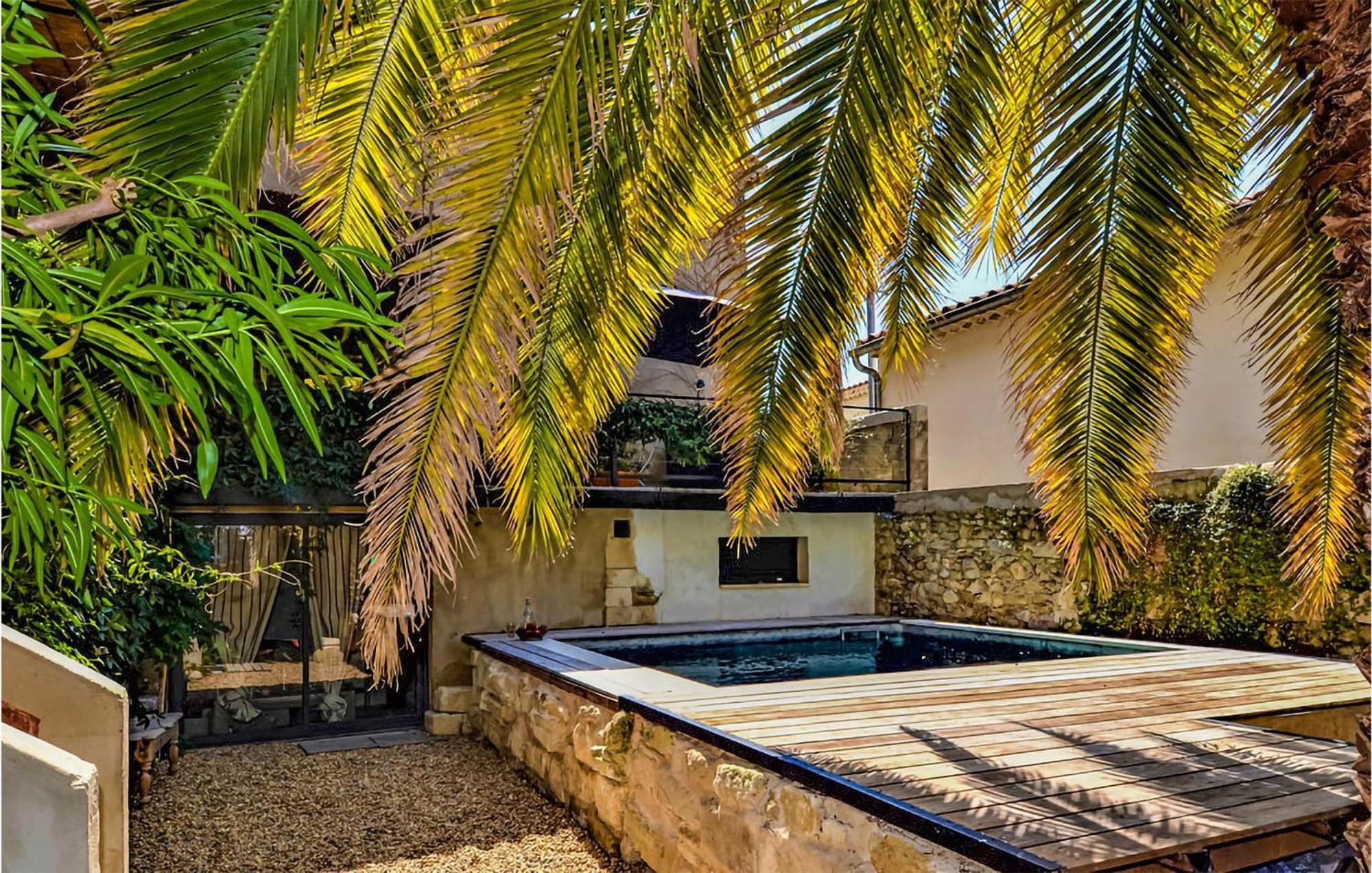 Awesome Apartment In Pujaut With Swimming Pool Kültér fotó