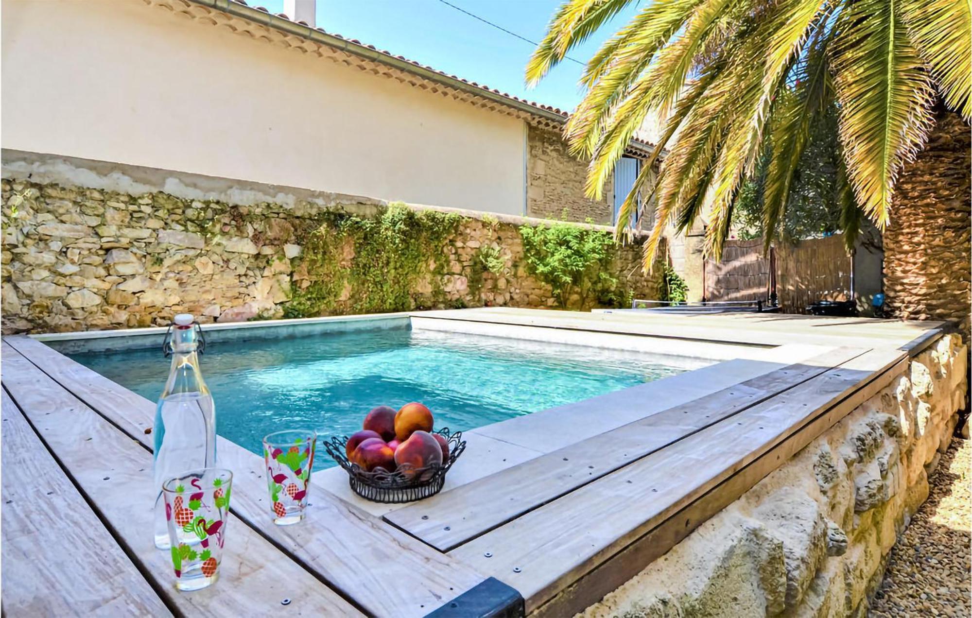 Awesome Apartment In Pujaut With Swimming Pool Kültér fotó